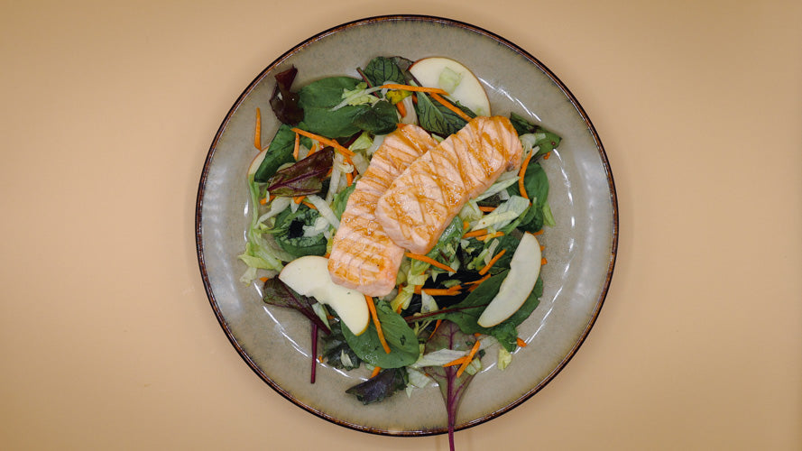 Wildkräutersalat Salmon - Sushitaxi Göttingen - Lieferservice für asiatisches Essen in Göttingen & Rosdorf